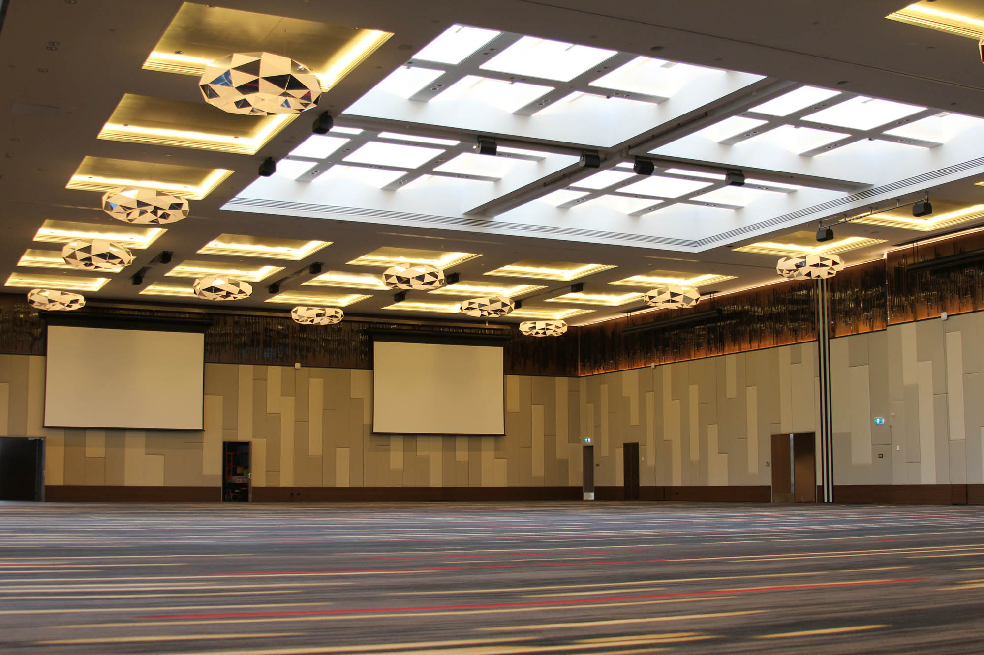 RACV royal pines resort conference events ballroom feature ceiling projector