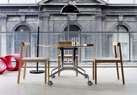toro-chairs-table