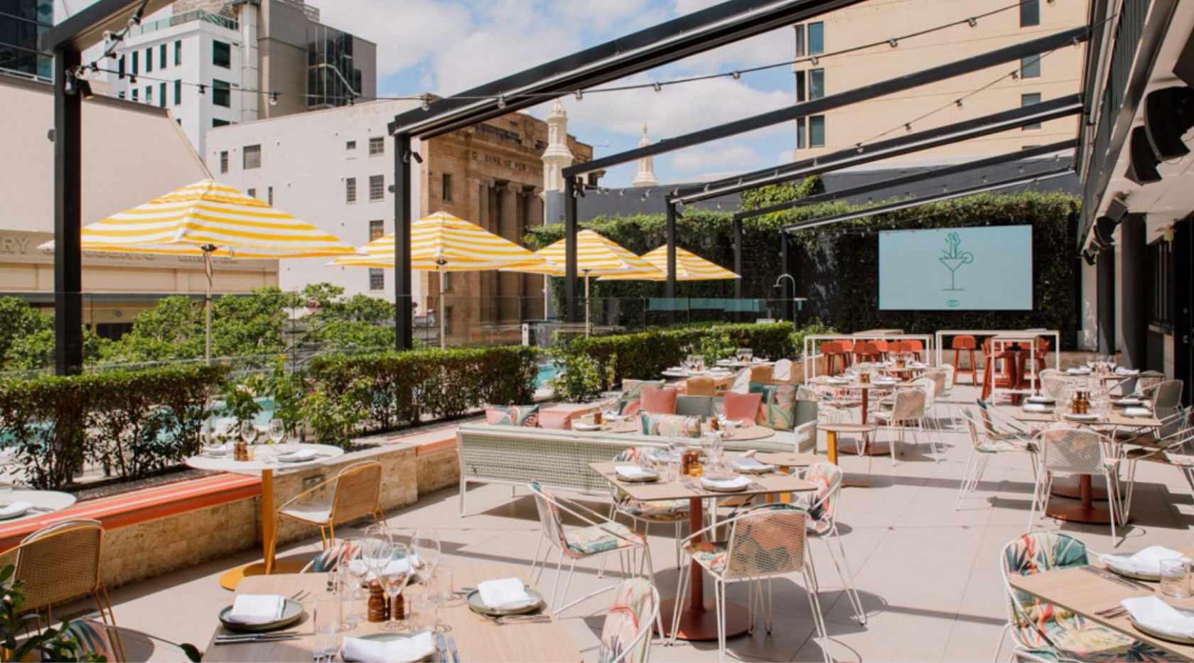 schiavello construction queensland brisbane hyatt regency hotel refurbishment outdoor seating