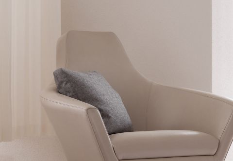 Paloma Chair cream leather