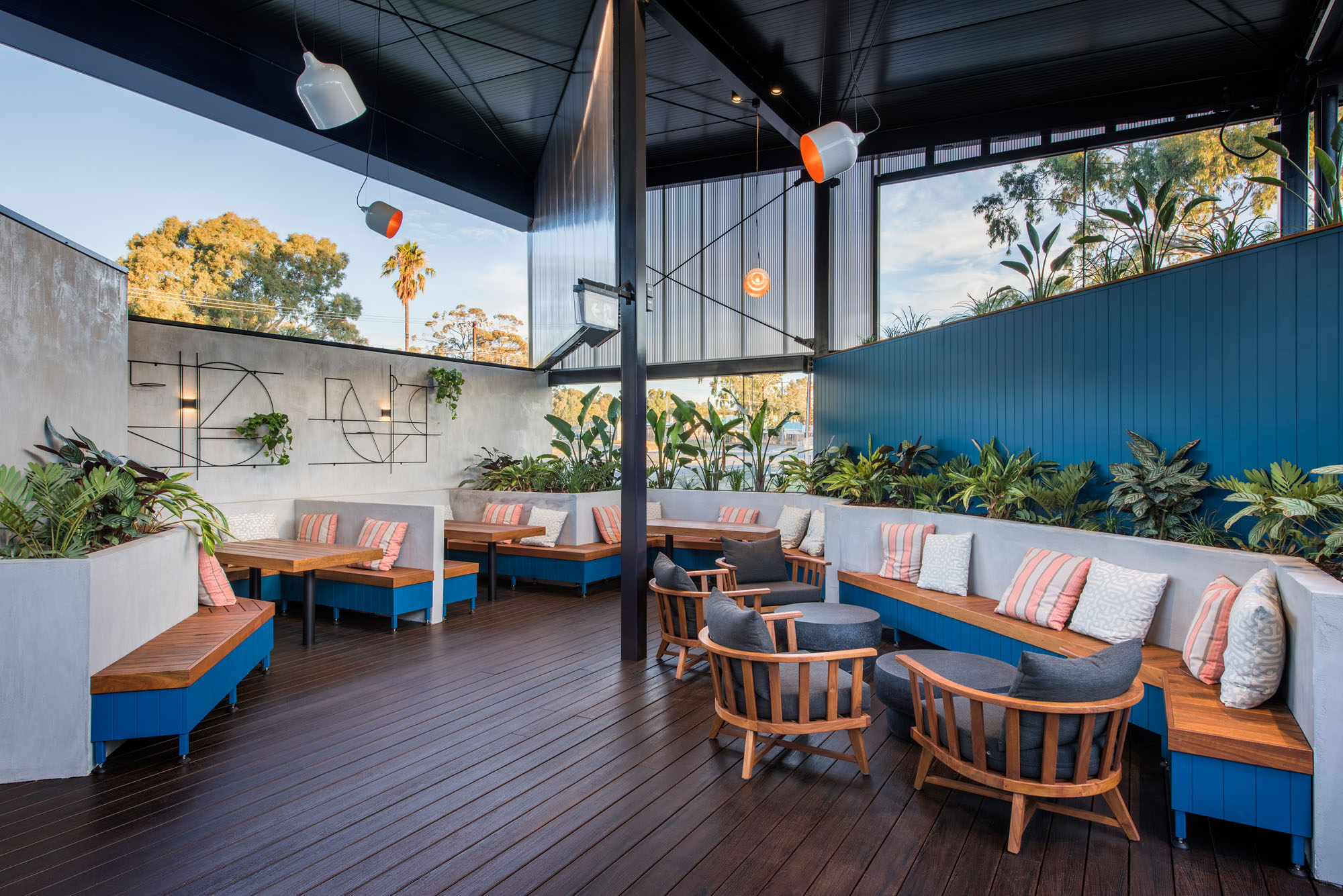 Bridgeway Hotel