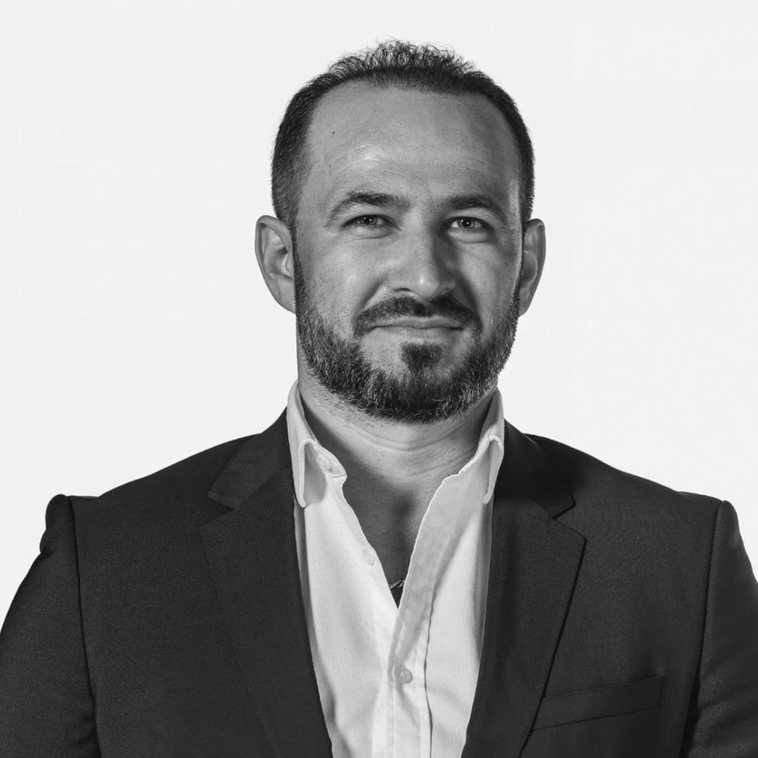 portrait, schiavello, headshot, robert walsh, face, head, person, photography, beard, smile, adult, male, man