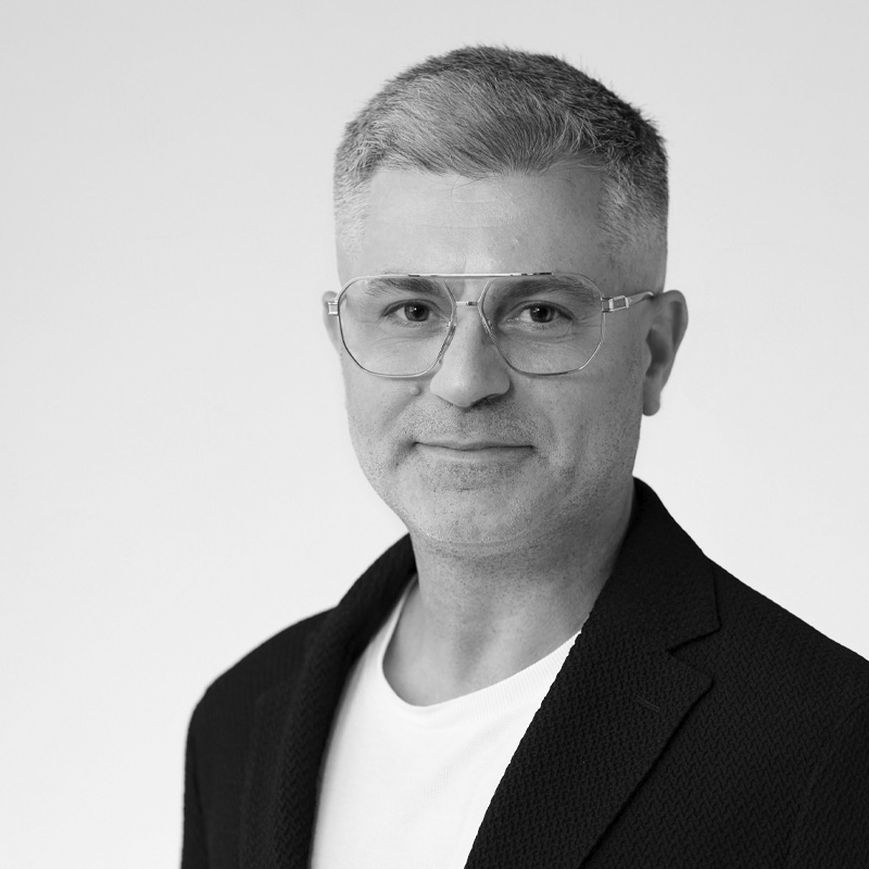 portrait, schiavello, headshot, robert walsh, face, head, person, photography, neck, smile, adult, male, man